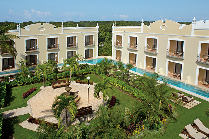 04_DRETU_EXT_Swimout_Suites_Pano2_2